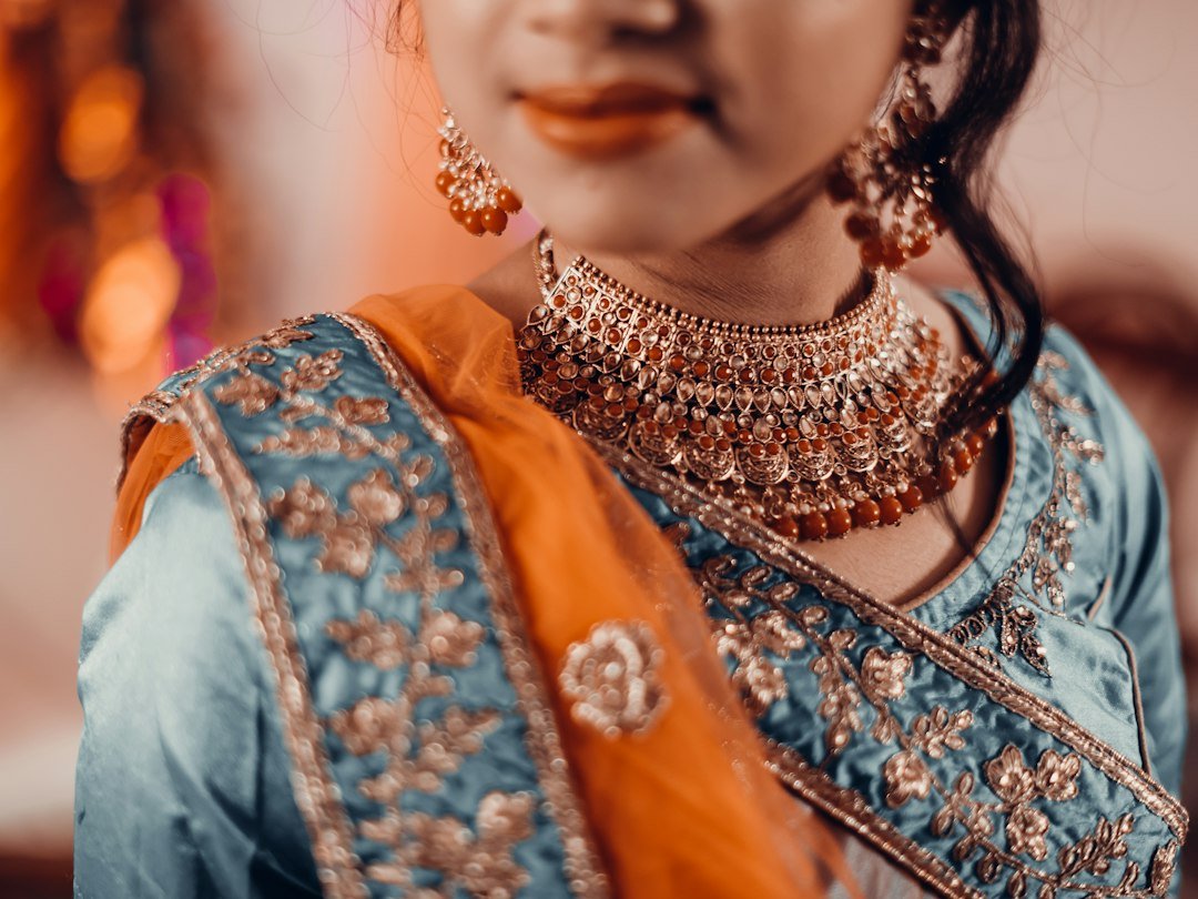 Gold or Silver Jewelry: Which Works Best With Your Pakistani Outfit?