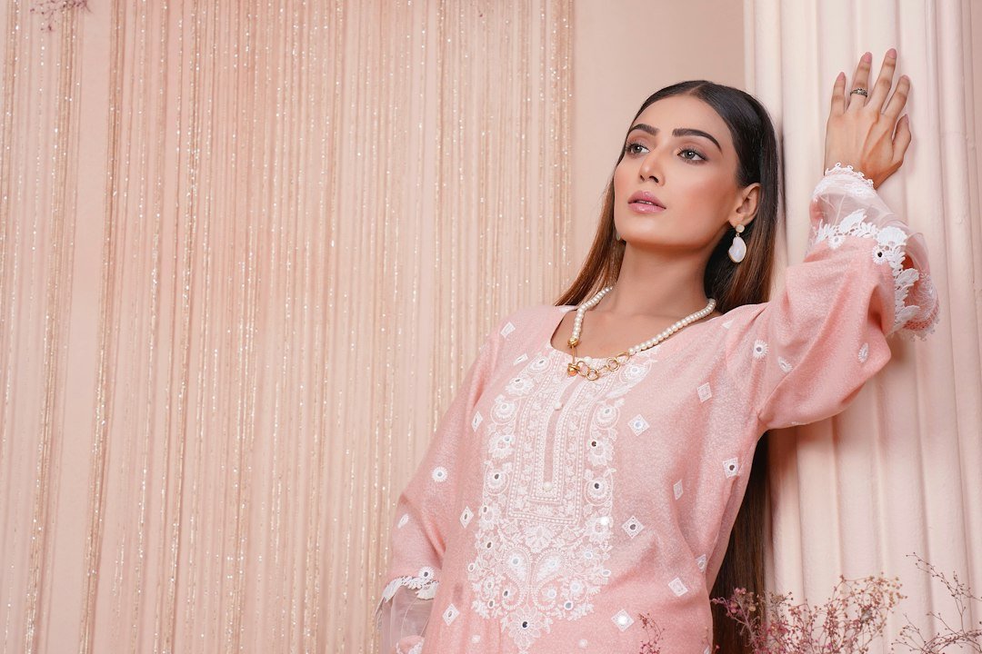 How to Accessorize a Pakistani Wedding Guest Outfit Without Overdoing It